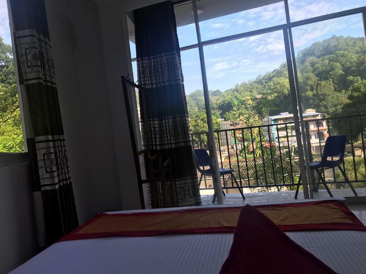 Lodge In 611 Kandy Exterior photo